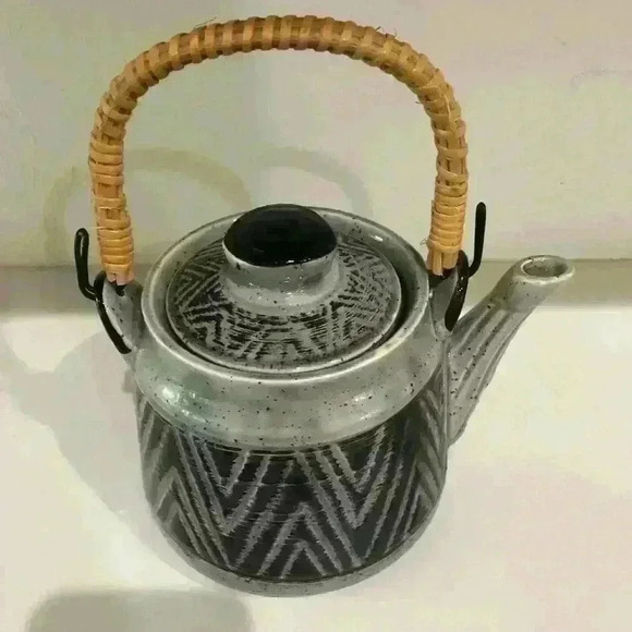 COPY - Ceramic Gray Teapot Made in Japan - Picture 3 of 10